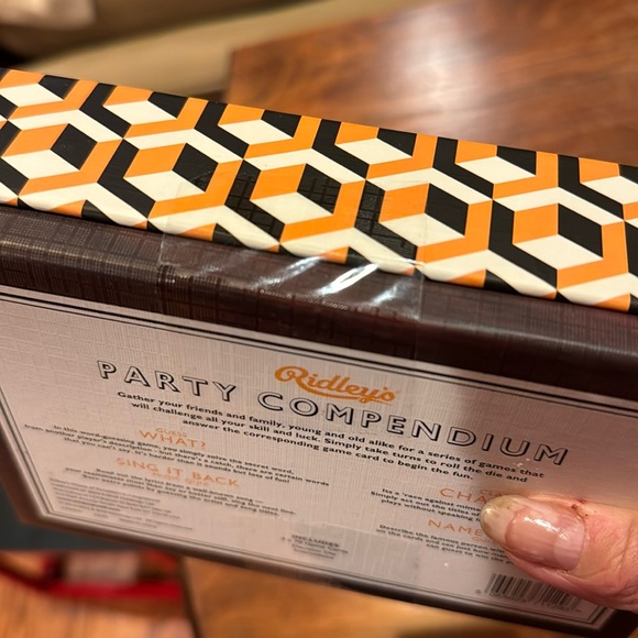NWT Ridley’s Games Room Charades Sing It Back What? Name Game Party Compendium - Picture 7 of 10